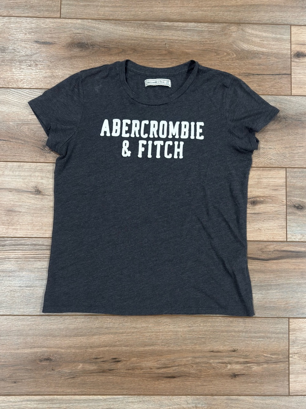 ABERCROMBIE & FITCH Y2k 2000s Gray Embroidered Loose Fit Tee | Size Medium